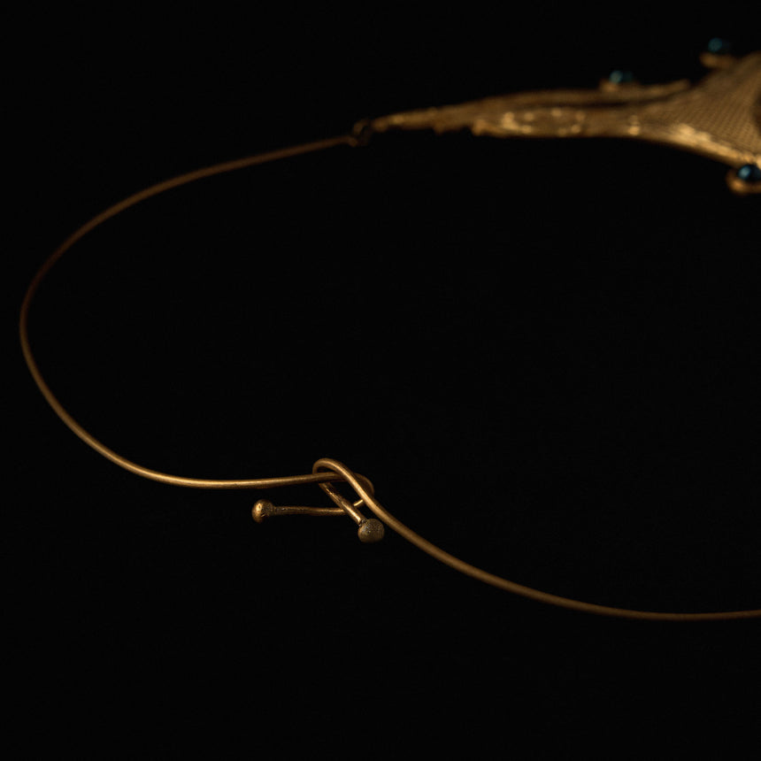 Kén Ẩm Plaque Necklace