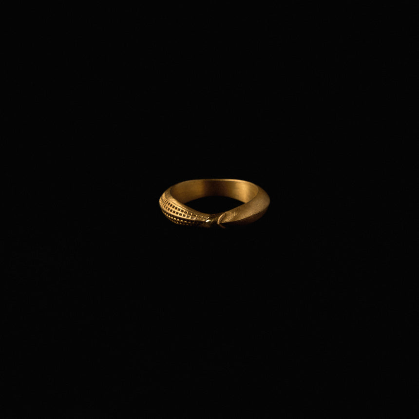 Kén Giao Gold Ring