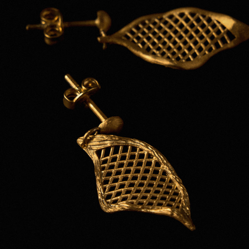 Kén Võng Earrings