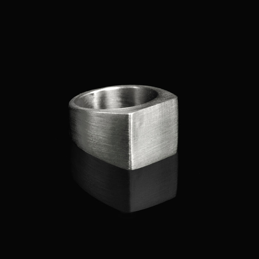 Mộc Thiết Ring - Medium Signet Ring