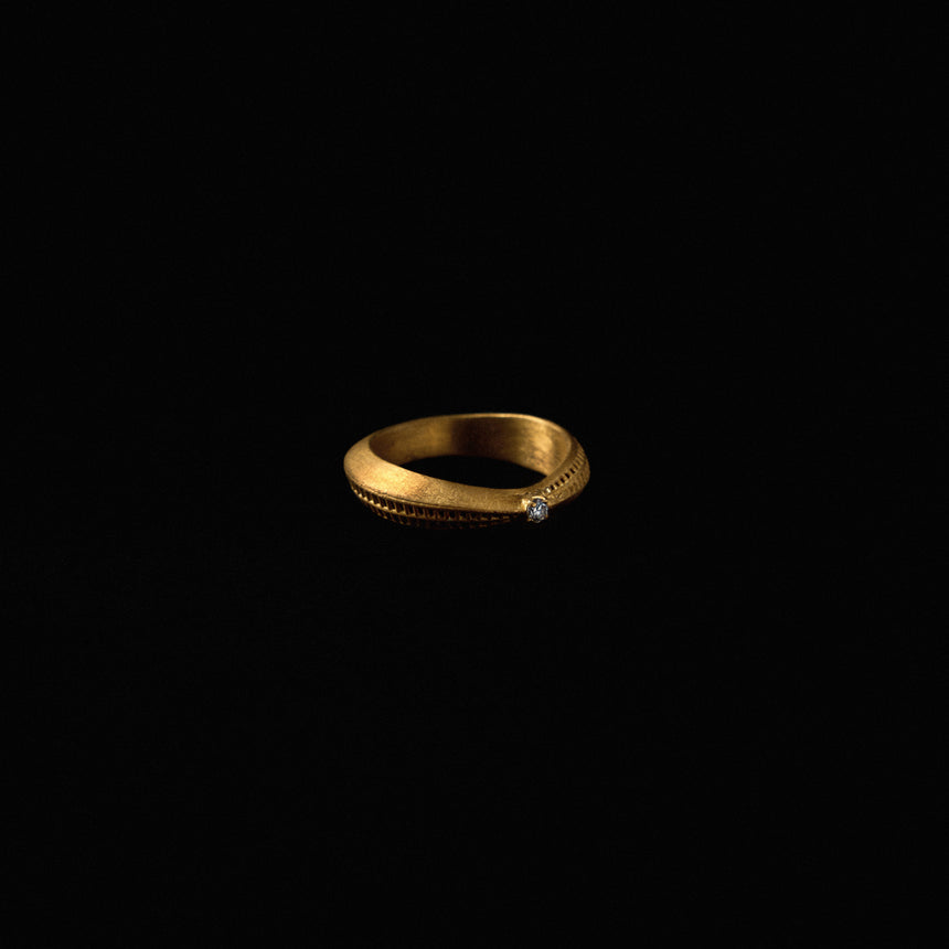 Kén Giao Gold Ring - Natural Diamond