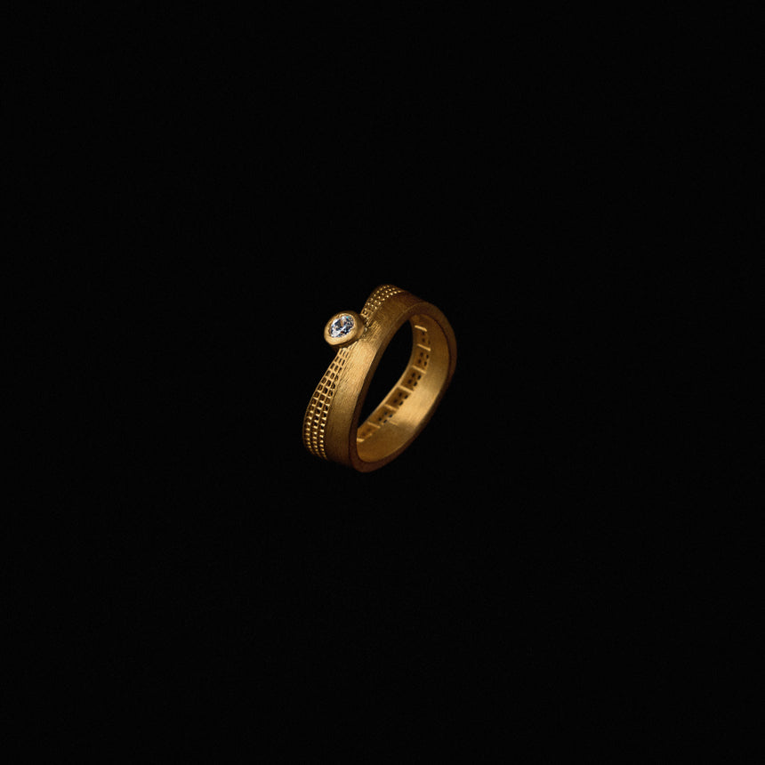 Kén Vọng Gold Ring - Natural Diamond